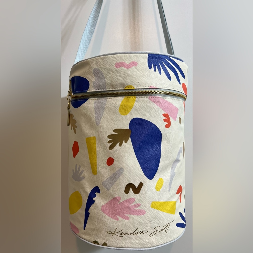Kendra Scott Insulated Tote - Picture 14 of 16